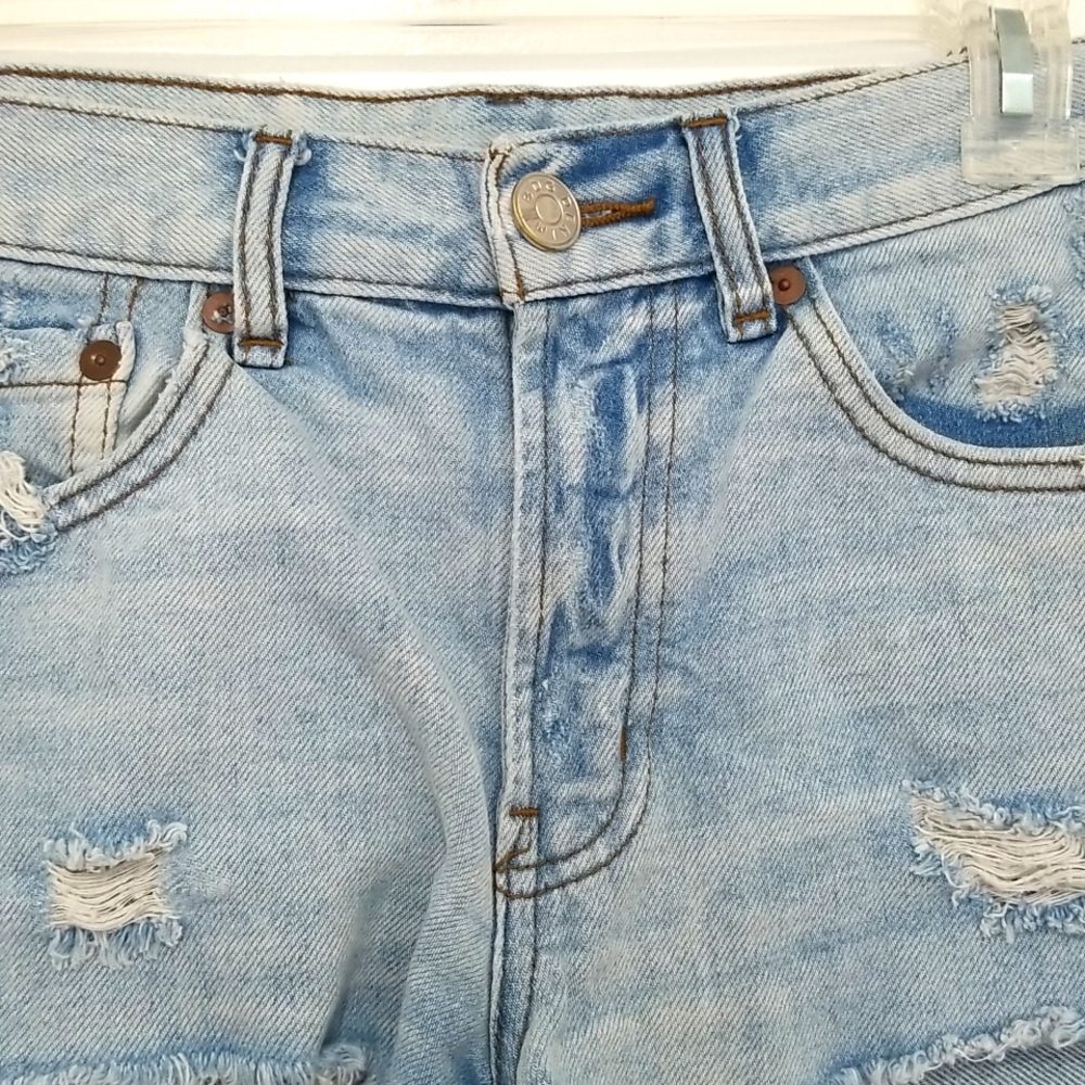 BDG Essential Mid Rise Distressed Jean Shorts - Picture 2 of 8